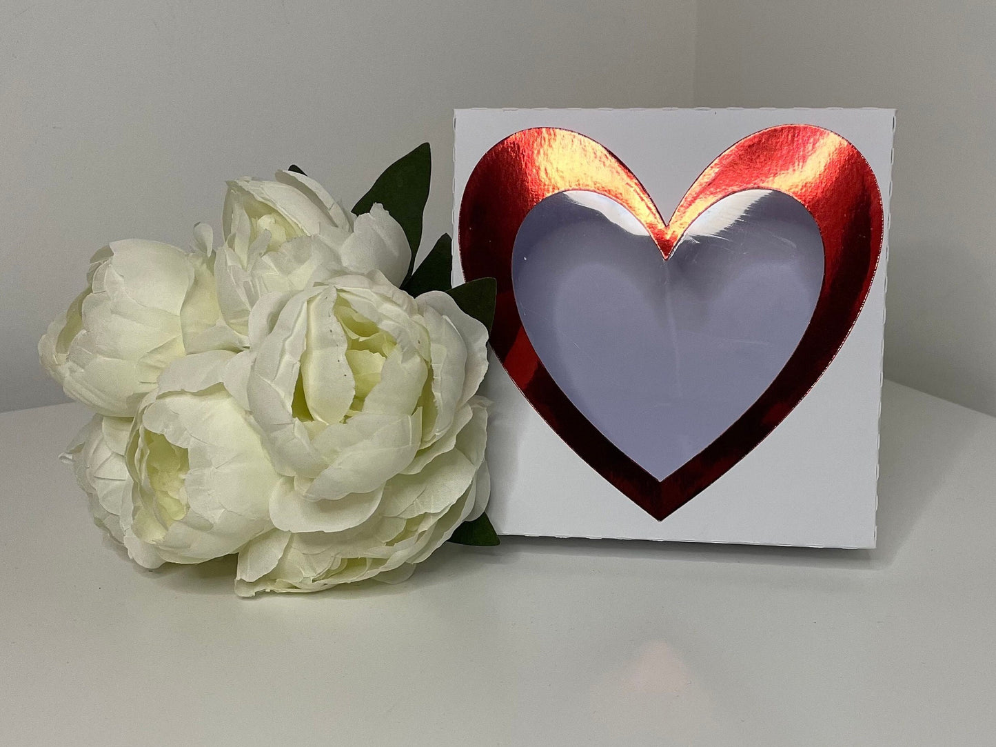 Stylish Oversized Heart Shaped Topper Gift Box, Gifts for all Occasions, Valentines and Mother's Day
