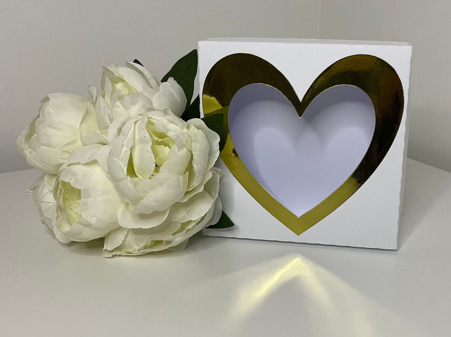 Stylish Oversized Heart Shaped Topper Gift Box, Gifts for all Occasions, Valentines and Mother's Day